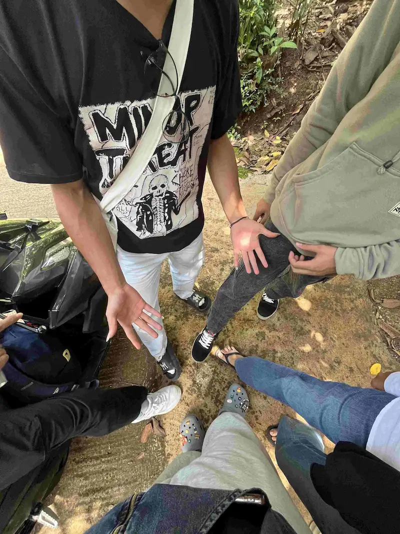 Foto sudut unik bird eye view di Pantai Widarapayung Cilacap hasil kamera sewa iPhone 13 Mini