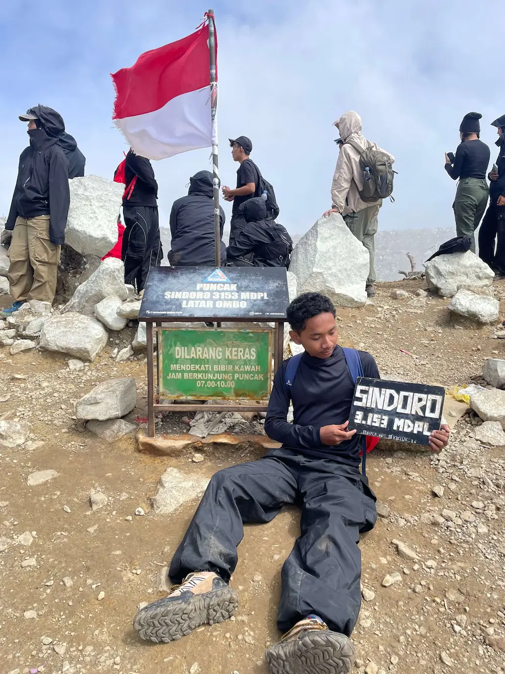 Foto Puncak Gunung Sindoro Kledung Temanggung dijepret pakai rental iPhone 13 Mini